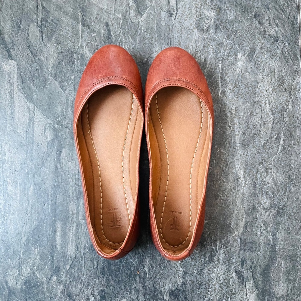 Frye size 7 Carson flats